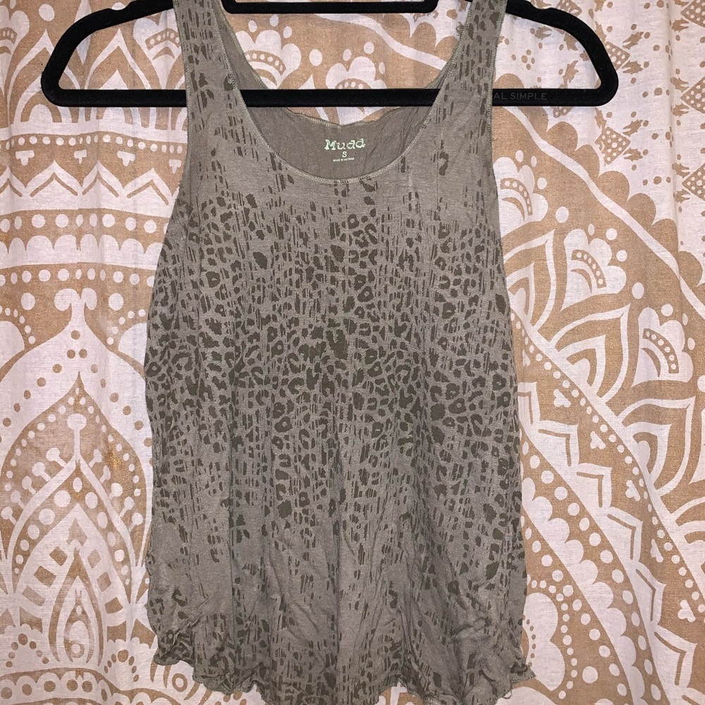 Light camo tank